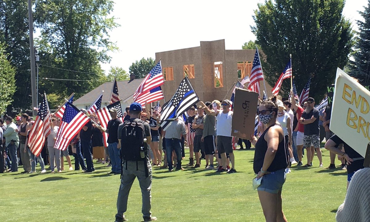 For there were counterprotesters there. Lots. They carried American flags, “don’t tread on me” flags, "Blue Lives" flags, and at least one Confederate flag.