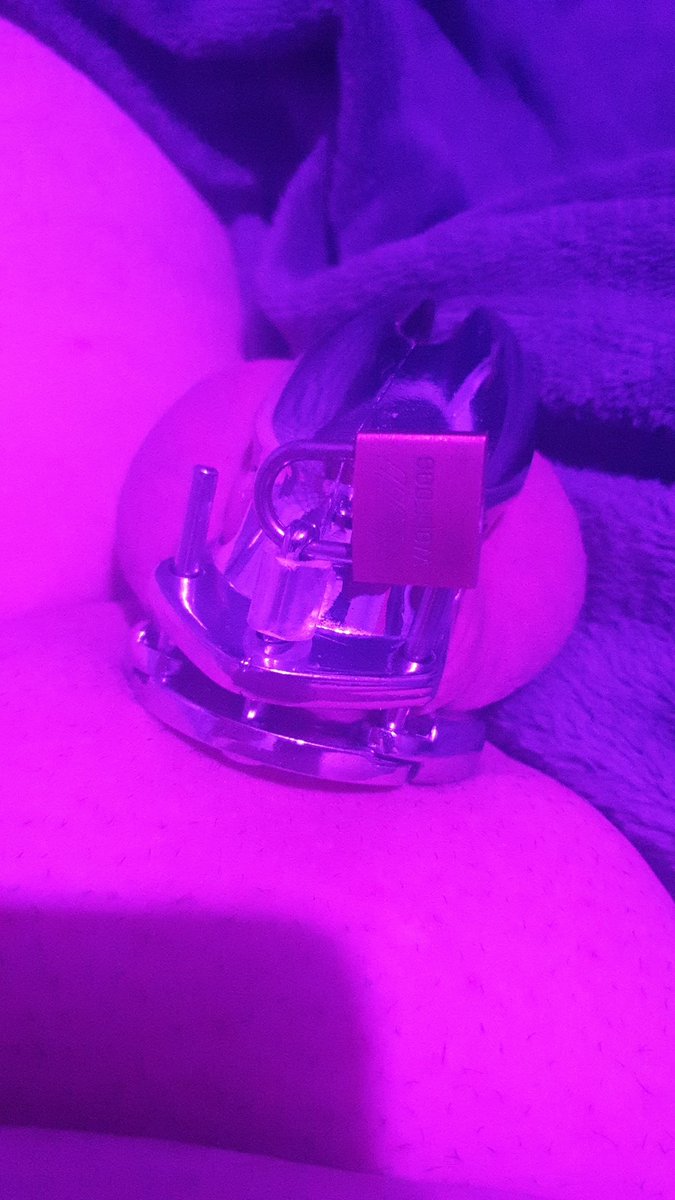 Sissyrachel16's tweet photo. First day if caging has been super fun x thanks again @thedomjew and  @sluttsmutt https://t.co/qH45yDCiBR