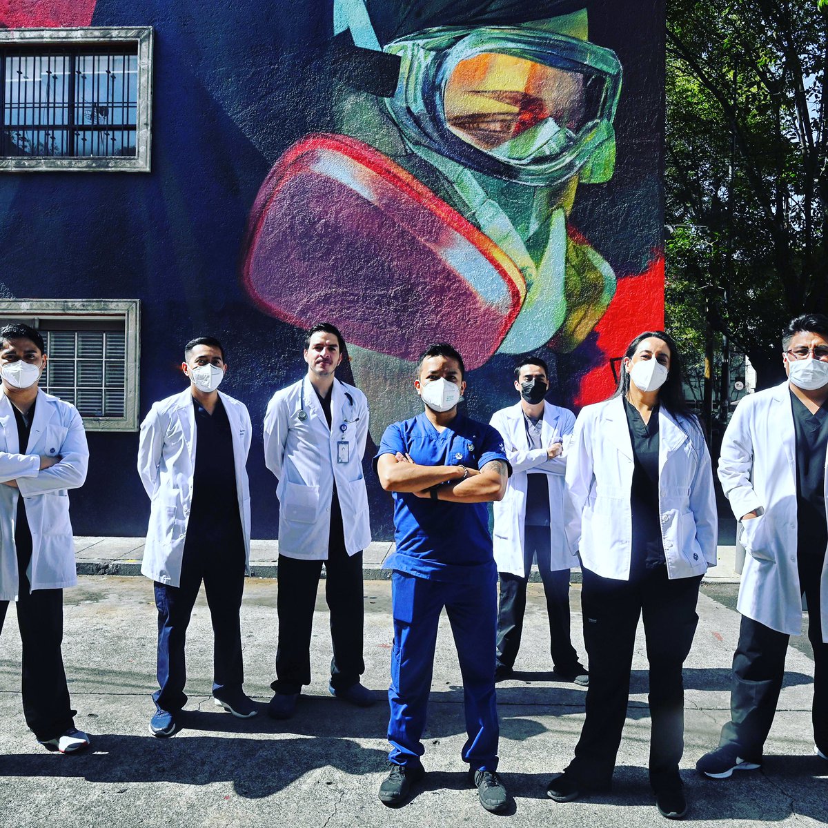 DrJoaquinID's tweet photo. #IDdoctors #EMdoctors
Compañeros y amigos
5 months fighting against Covid19
Tras 5 meses algunos han enfermedado pero seguimos luchando
Un honor ser parte de ese grupo de trabajo https://t.co/Dhc8NTTLtH