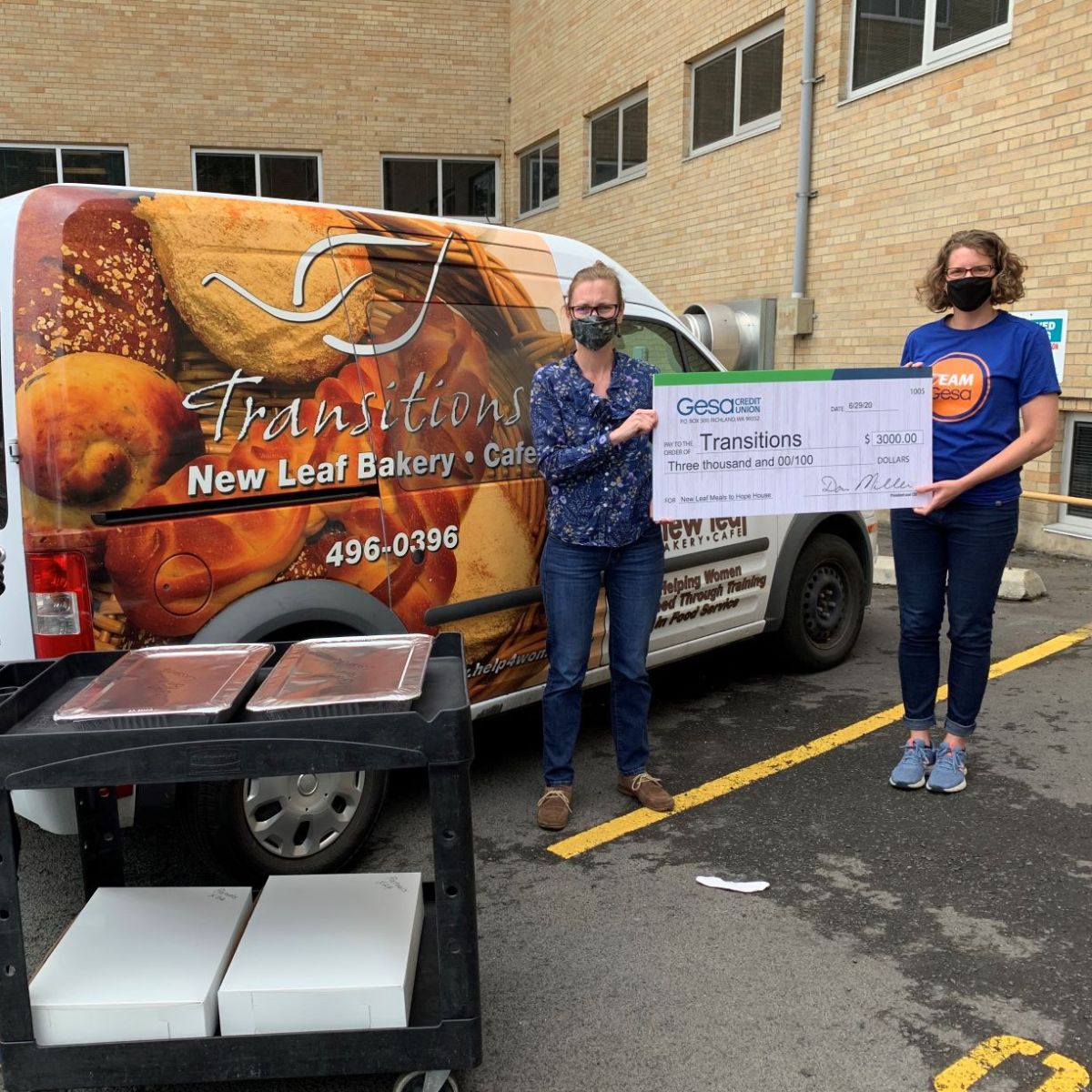 GesaCU's tweet photo. Last week #TeamGesa donated $3000 to fund July lunches provided by New Leaf Catering (a program of @_Help4Women) for women living at the Hope House Women's Shelter (a program of the VOA). We love supporting their collaborative work to address hunger and homelessness in Spokane! https://t.co/roaDyS9ndY