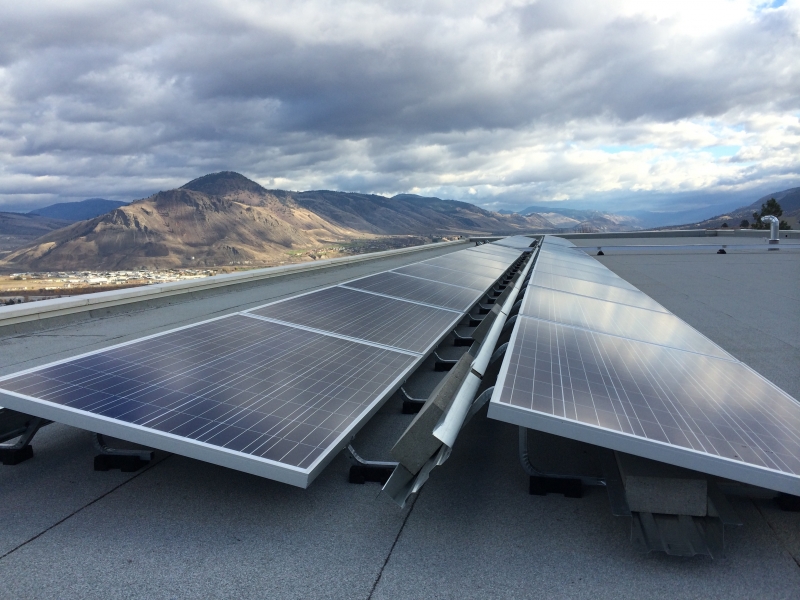 EnergyRiverside's tweet photo. It's a beautiful sight on top of the TRU Campus Activity Centre in the @cityofkamloops

When universities use their education to make a difference, everyone wins!

#riversideenergy #solarpowereduniversities #solarpower #TRU #changingtheworld #oneroofatatime https://t.co/jjeCDxlIG1