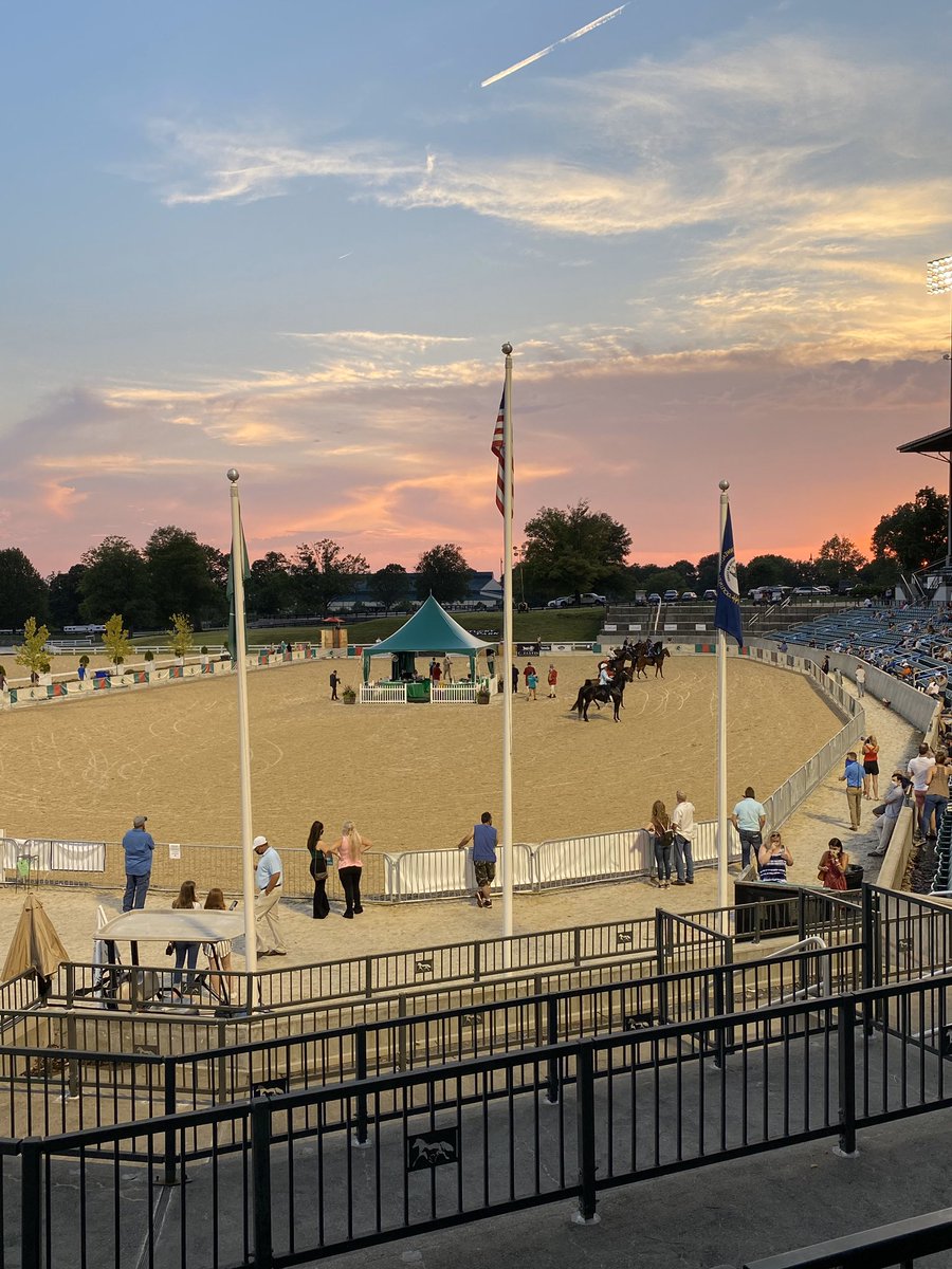 lexjrleaguehs's tweet photo. #LexJLHS #HealthyHorseShow https://t.co/IIXjSyCtQ5