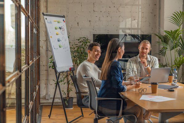 EndeavorMarcom's tweet photo. Love this list of different types of #marketing because "marketing" means different things to different people. One person might mean relationship-building, one might mean sales tactics, and another might mean branding. And they are all right! https://t.co/MPFYtRUb0T https://t.co/bBMqC9KqhS