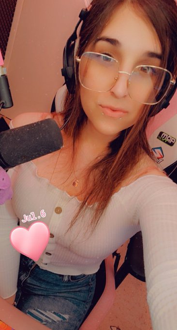 Strim? https://t.co/4qEsKaXwTm<a href="/tag/thighland"class="tags"><span>#thighland</span></a>