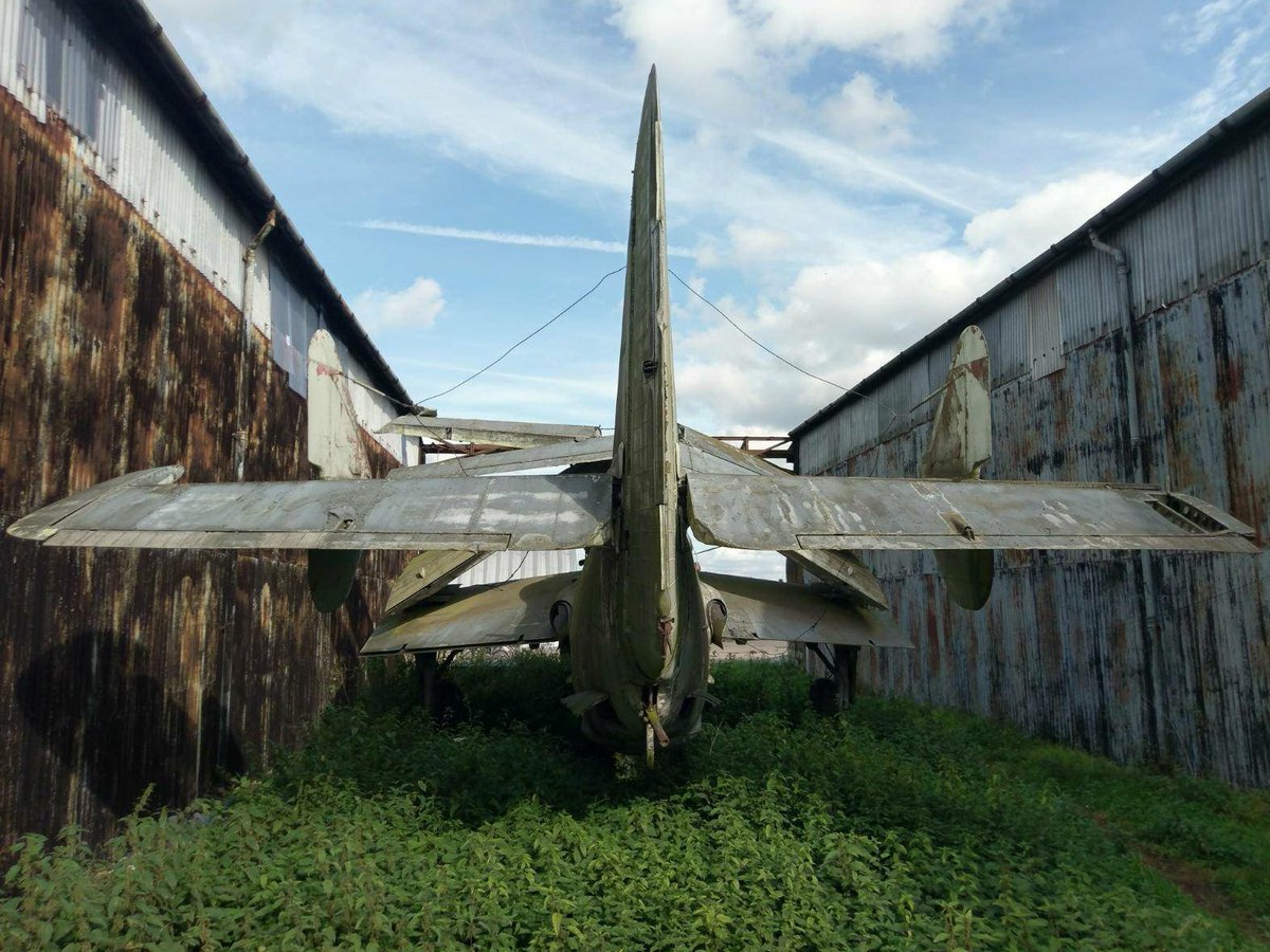 This absolute gem of a "barn find" 😍 ! A Fairey Gannet, XA459 built in 1957.

#faireygannet #xa459 #barnfind