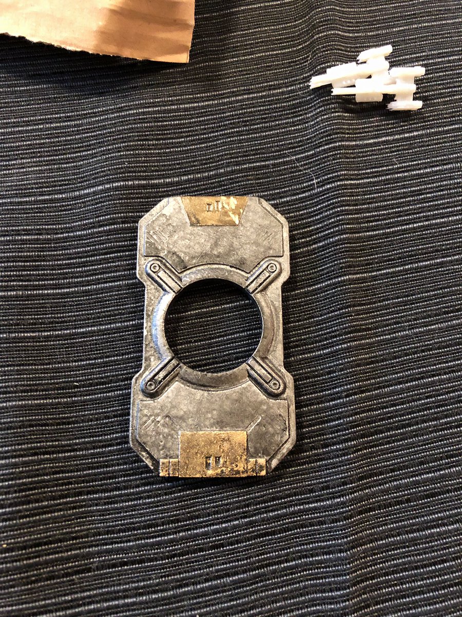GeekToyLove's tweet photo. #mailcal today from Acquired Artefacts on Etsy, a Halo UNSC AI Data Chip. Really nice finished piece with different sides to it. I did a translucent resin print test for a Cortana for it and I’m not quite there yet but soon https://t.co/Vl3TCl0ZI8
