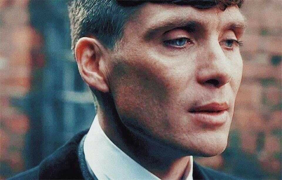 киллиан мерфи козырьки. мерфи острые. киллиан мёрфи острые козырьки. киллиан мёрфи острые козырьки. киллиан мерфи томми шелби.