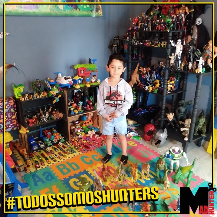 madhuntertoys's tweet photo. Desde #Xalapa, #Veracruz, Abigail Salas me comparte la foto de su hijo Matías, nuestro #MiniHunter de la semana.
Abi me dice que ambos disfrutan mucho de los videos del canal y de las transmisiones en vivo. ¡Gracias por su apoyo, familia!
#Madhunter #Coleccionismo #Dinosaurios https://t.co/nGkgh8Wx4i