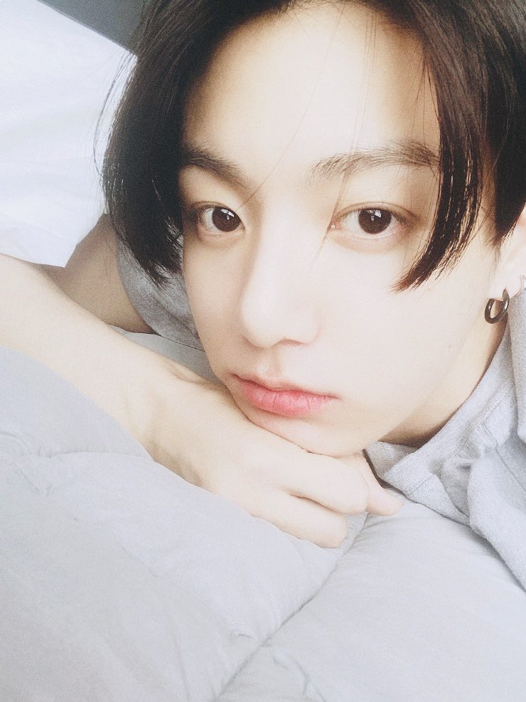 7_amae's tweet photo. Our #GoldenMaknae posted on Weverse! #Jungkook #Kookie #Koo #Babeeeeeeee π₯Ίπ°π·π @BTS_twt https://t.co/6UXsyqRhv5