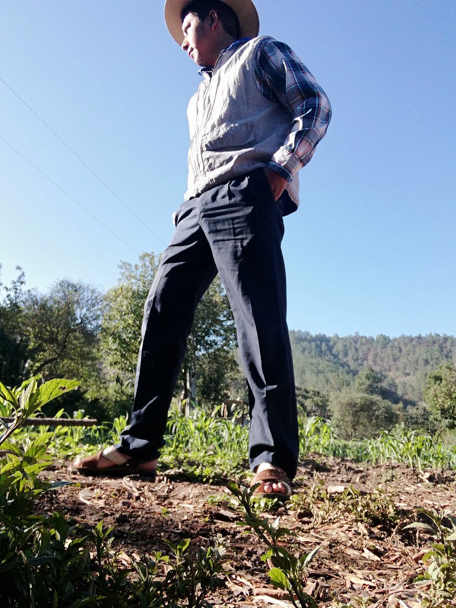 urimr93's tweet photo. Los primeros rayos de sol en las mañanas son los que más se disfrutan...
#Huaraches
#DeRancho
#EnElCampo https://t.co/GPH0kwo2J3