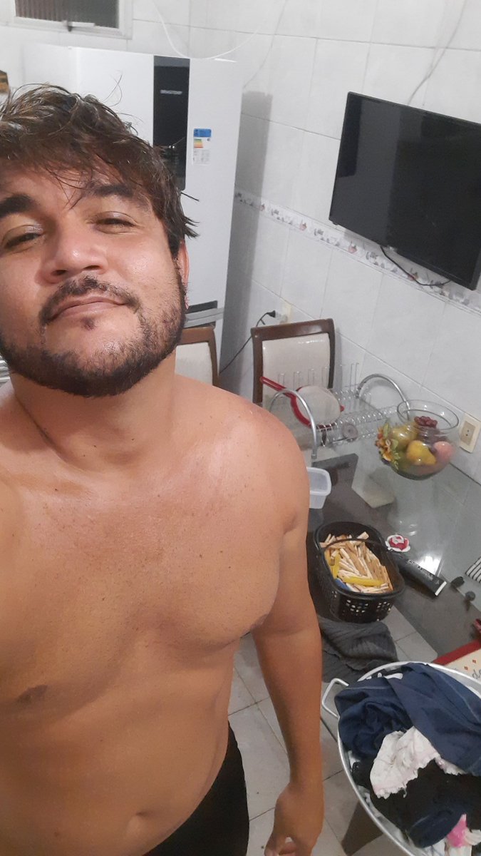 Thiagocampos80's tweet photo. Bem despojado... lavando roupa ué...
Rsrsrsrsrs https://t.co/FiPFa1r1VP