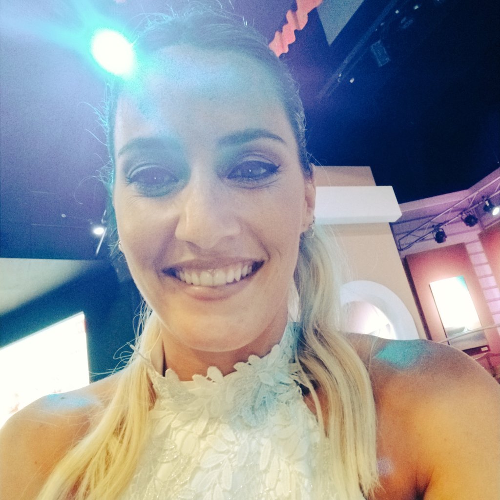 Mica_Danii's tweet photo. Que tú sonrisa sea eterna, me llenas de orgullo lo fuerte que sos, la gran persona que eres y aparte de la humildad y tan sincera, amo como sos. Sos un gran ejemplo para muchos (me incluyó) nunca cambies, te mereces lo mejor del mundo enteró! @MicaViciconte siempre a tu lado 💚🤞🏼 https://t.co/3ppNDby8WU