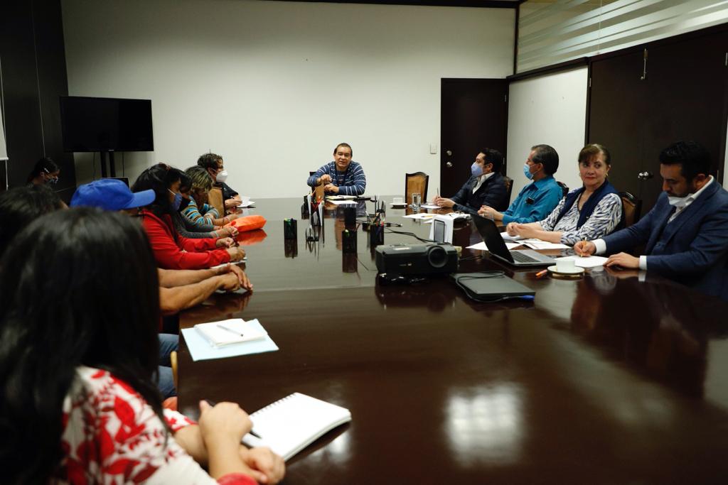 SSalud_mx's tweet image. En los próximos días la Oficial Mayor de la @Hacienda_Mexico recibirá a una comisión de padres de familia para revisar las compras realizadas recientemente.