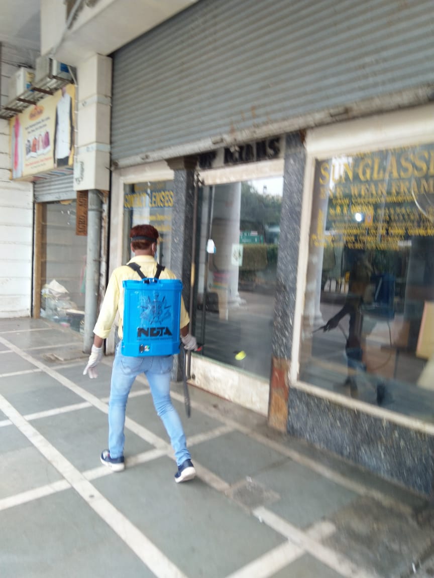NDTAofficial's tweet photo. Connaught Place Sanitization drive by NDTA on 6/7/2020 covering Regal,Rivoli,Entire Outer circle blocks & Radials
#CleanCP
#GermfreeCP
@tweetndmc
@ArvindKejriwal
@M_Lekhi
@LtGovDelhi
@SandhyaTimes4u
@htTweets
@ANI
@timesofindia
@journo_vibha
@DCPNewDelhi
@DMNewDelhi https://t.co/8PHQrN1TxI