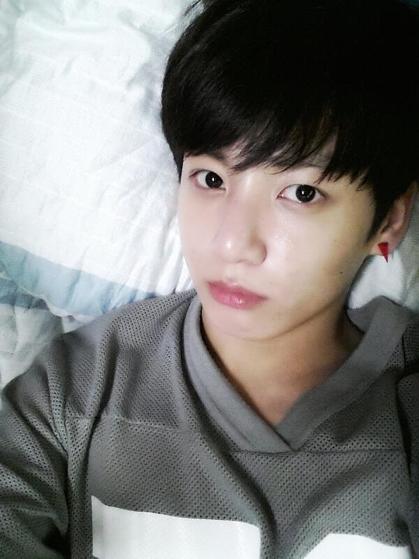 jungkook selcas in bed ~ a thread