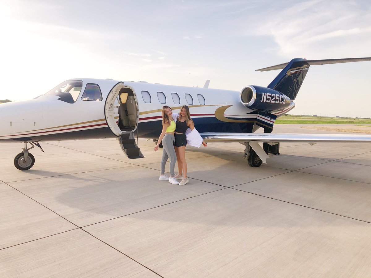 peytoncollier1's tweet photo. travel partner!!!!⚡️☁️🦋 https://t.co/eafQ4lPVFQ