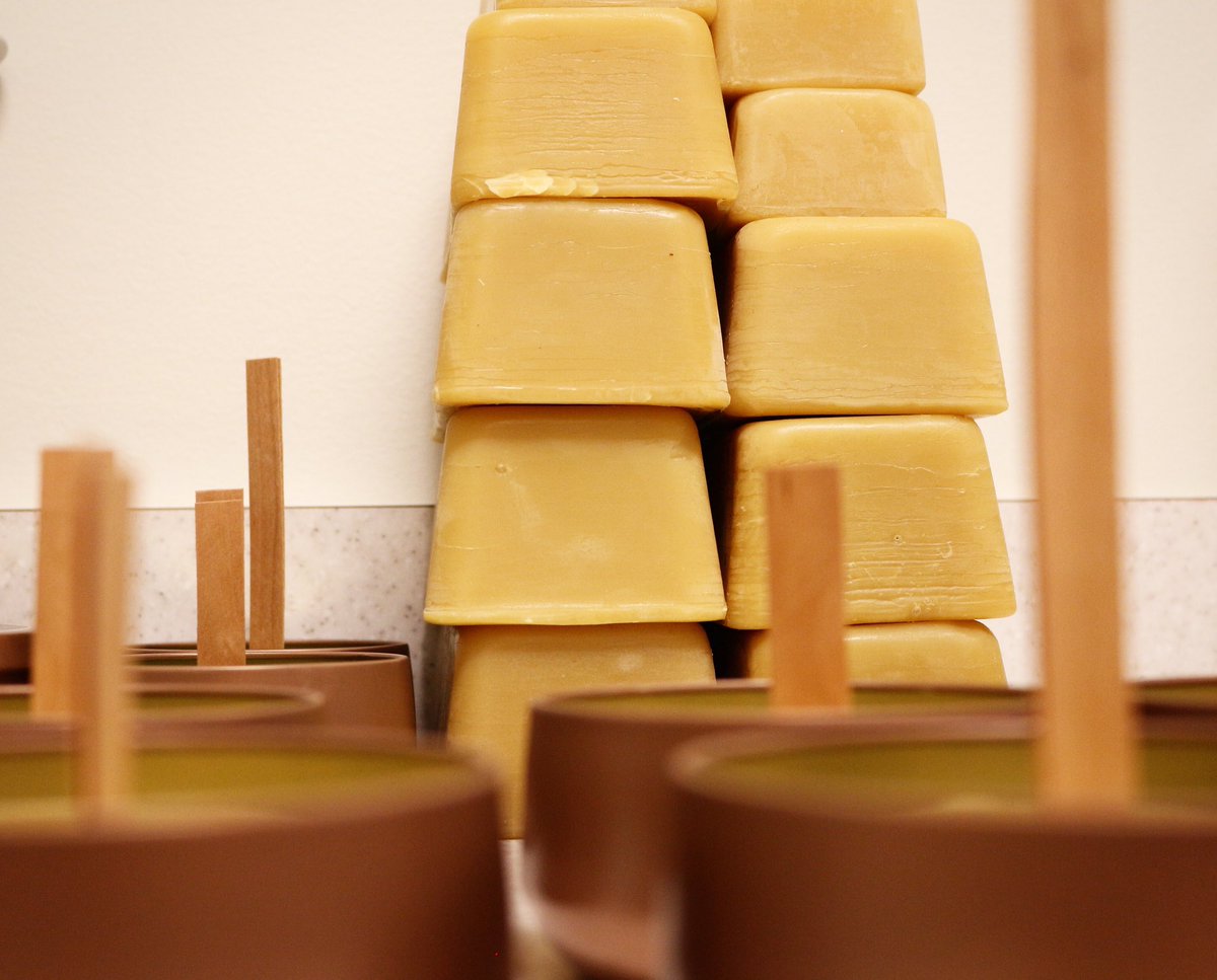 CopperWax's tweet photo. 100% beeswax candles - scented naturally by nature 🐝 🍯 

#lnk #copperandwaxco #candles https://t.co/o5M4EZoXPP