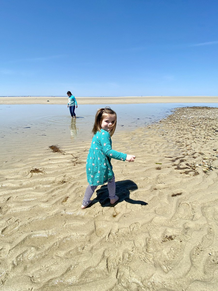 rosesmiles1's tweet photo. @MrJoshCharles We have hid out at the beach ☀️🏖 . This is Chapin beach in Dennis, Mass. 
Then we eat ice cream. A lot of ice cream. Mommy may spike her milkshakes casually with vodka 😂❤️ https://t.co/OBfk9ytleG