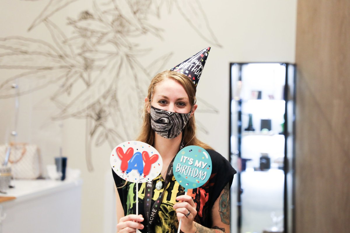 theorywellness's tweet photo. Happy 3rd anniversary to the Bridgewater Team for a continued run of excellence serving patients.
Drop a heart below for this team!
.
.
.
.
#TheoryWellness #MassMMJ #MassMMP #Bridgewater #ThreeYears #Grassachusetts https://t.co/y5yhJEWBIy