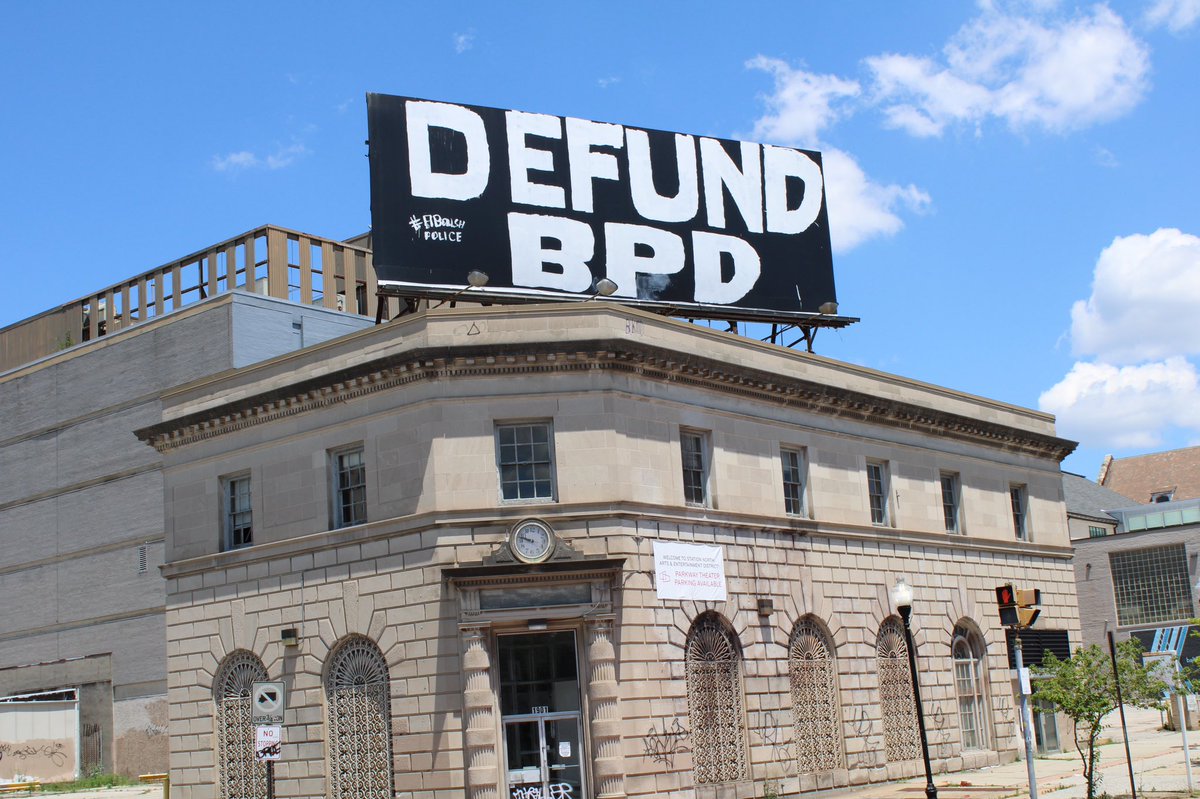 PeaCoatPapi's tweet photo. Defund the police in Baltimore #baltimore #baltimoreprotest #maryland #art #GraffArt #graffiti #DefundThePolice https://t.co/FT56NvTxW6