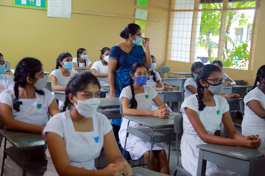 Welcome back! Schools reopen with caution in Sri Lanka amid #COVID19 
More #AsiaAlbum stories here: xhne.ws/UT0k1