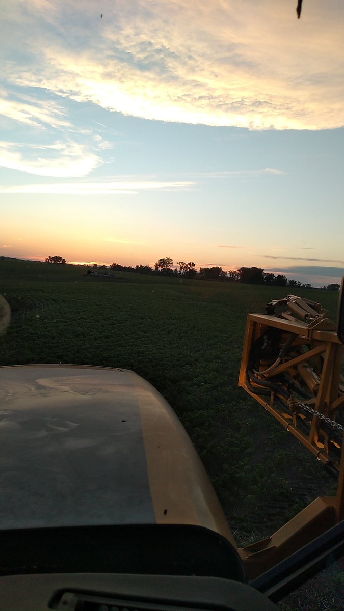 What a beautiful evening.  Warm, sunny, and no wind to speak of.  If I didn't have <a href="/husocrop/">Mark Huso</a> on the payroll, I bet I would be putting for birdie on #9 right now.........<a href="/TheGolfCenter/">Golf Center</a> <a href="/McVilleGolf/">McVilleCountryClub</a> <a href="/ivanjberg/">ivan berg</a>