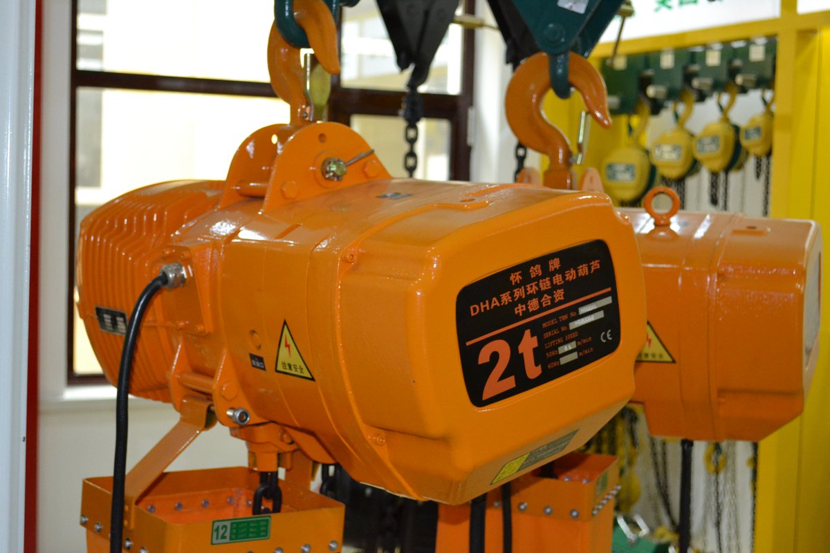 Welcome to contact me if you are interested in our lifting hoist.
whatsapp:+86 13930229613
email:hoist1@cyhoist.com