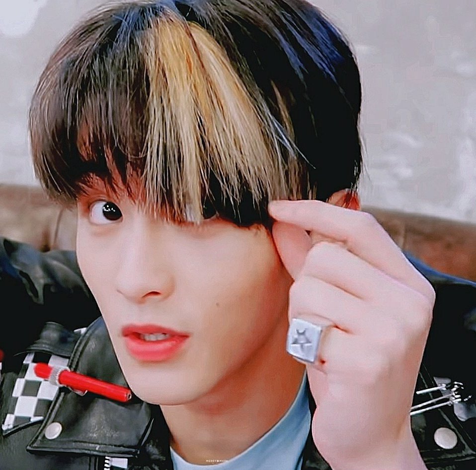 blurmrk's tweet image. #이거마크