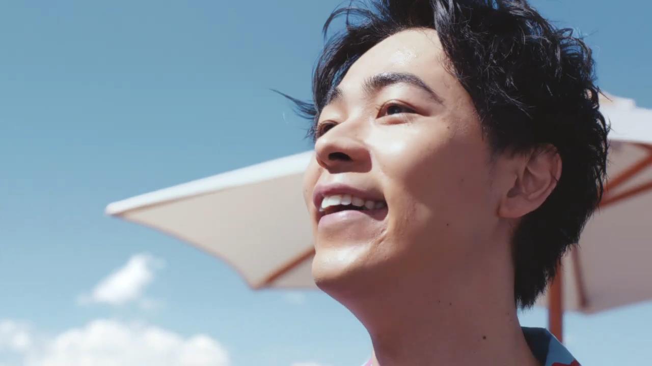 動画now 成田凌 が出演する ピザーラ エビマヨのよくばりクォーター のcm 口ずさみ 篇 とメイキング映像 T Co Lc80ugae05