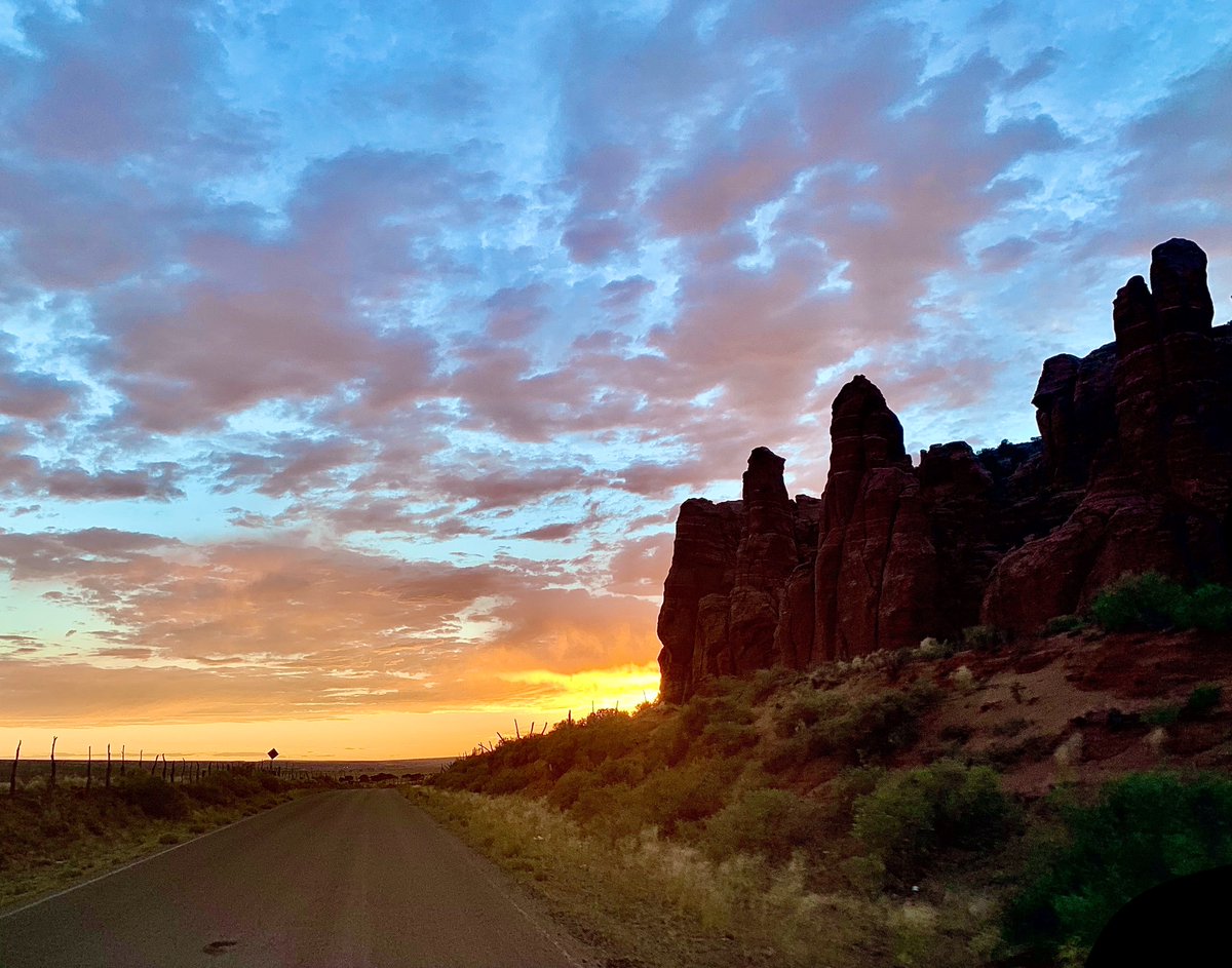 slewis1200's tweet photo. Evening drive sunsets. #navajonation #redmountainroad #mckinleycounty https://t.co/i64SIR0Pbv