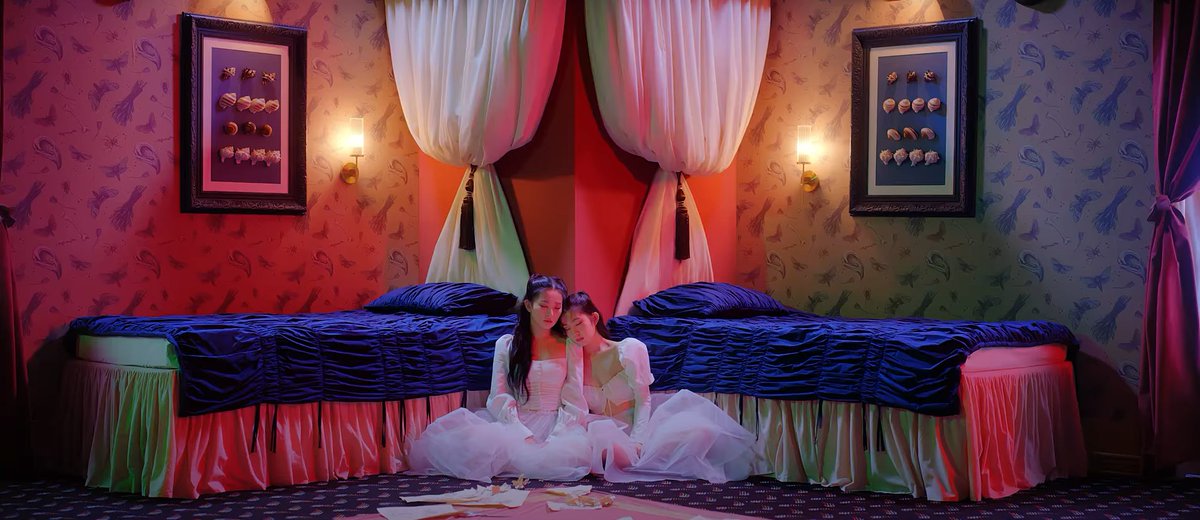 GiaAllana's tweet photo. Red Velvet's IRENE &amp; SEULGI finally releases the music video for their unit debut's title track, "Monster." #VisualQueens

#WATCHMONSTERNOW: https://t.co/sNdwppUYFP https://t.co/66uE4UtTMf