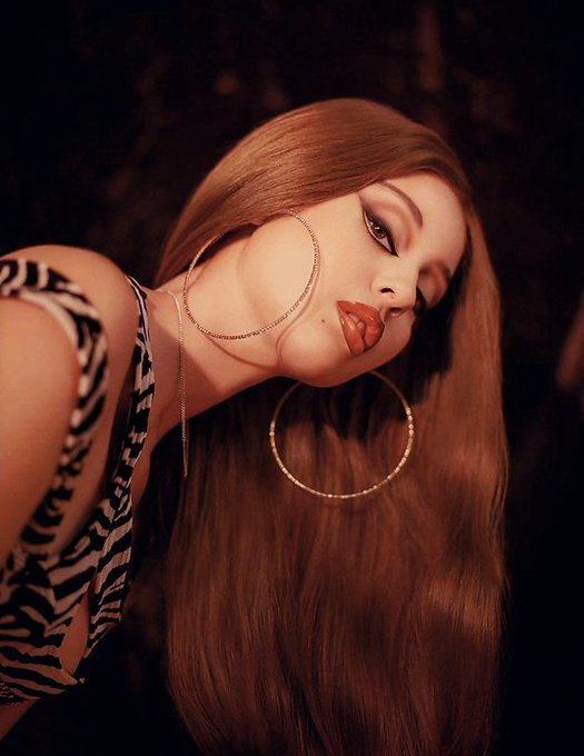 Watch em's leaked NSFW photo on TwXstars