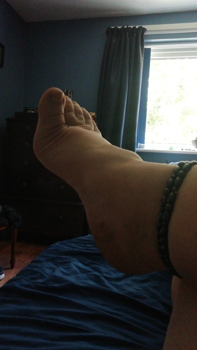 MissKate6666's tweet photo. Kneel down and kiss it piggy! https://t.co/85zlSAa2Or