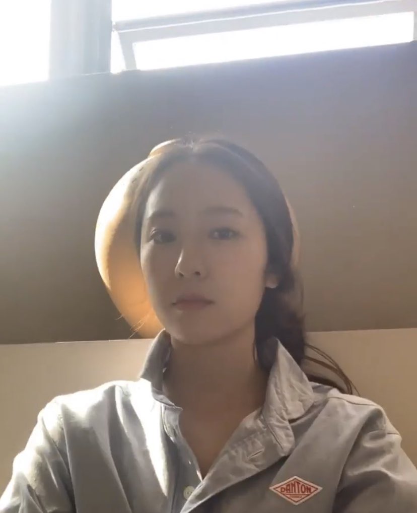 saveKRYSTAL's tweet photo. 평생 사랑해 https://t.co/vo5uzMzdY9