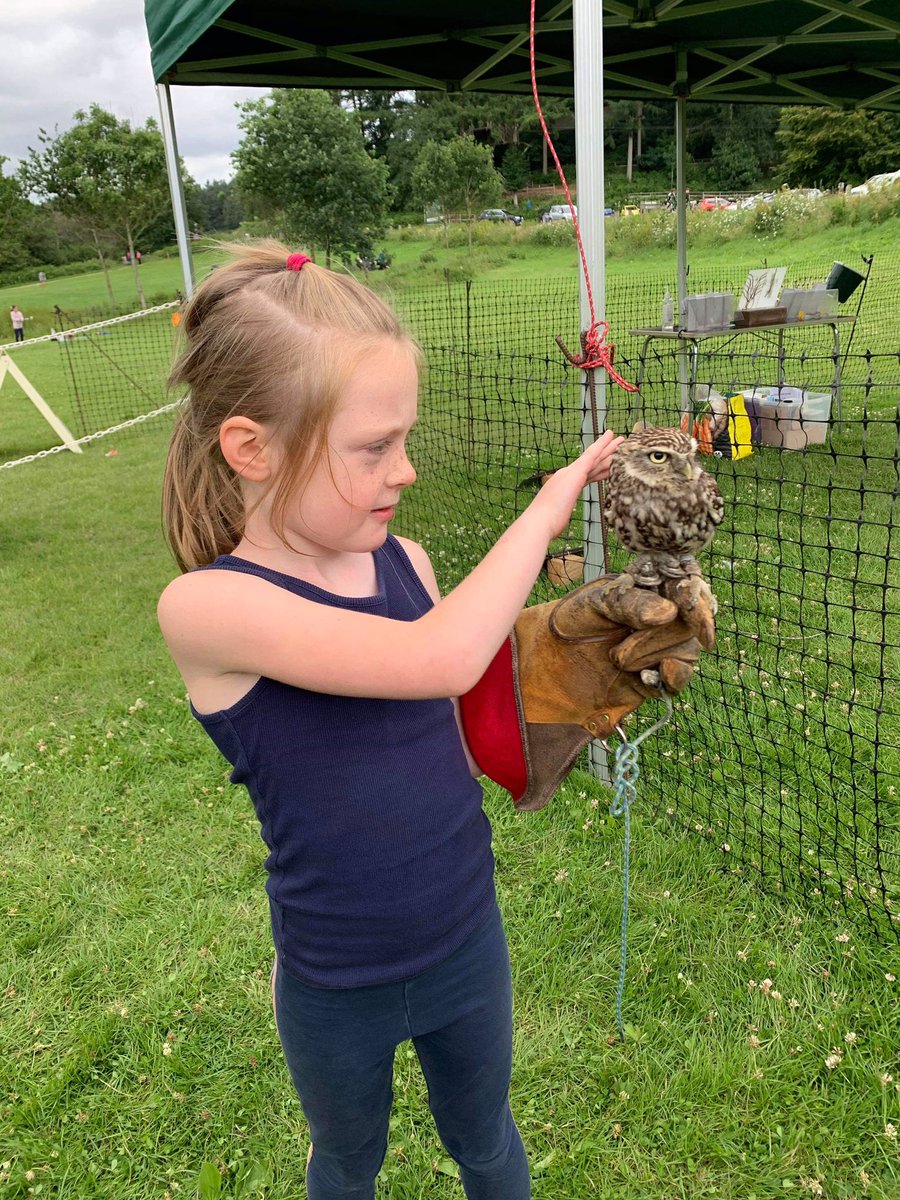 GaynorHarris5's tweet photo. @athersleynp Olivia with Colin the Owl 😊 https://t.co/4K8e72vg9s