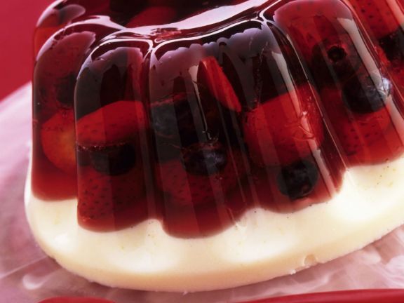 Jin: JellyRefreshing and super fun to eat,great for parties too.