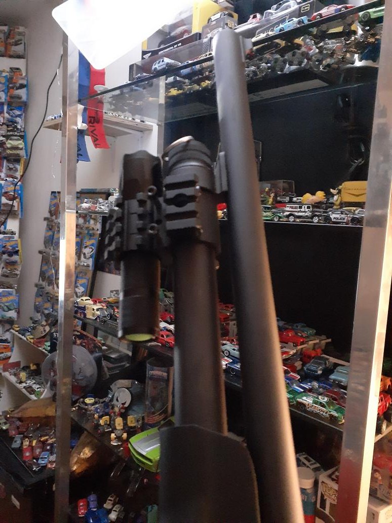 LABELPGR's tweet photo. #TacticalShit #RedBeam #Flashlight #12Gauge #Slugs🤛🤘💪 https://t.co/tf3SiM4Hgb