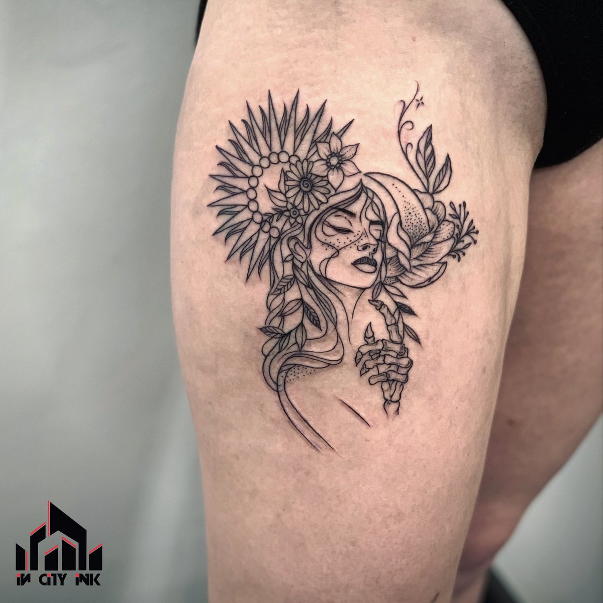 incityink_'s tweet photo. She remembered who she was and the game changed! ✨ Every month is women's month! 💕
Bookings and Inkquiries: Whatsapp 0826174599 or mail us on incityink@gmail.com #InCityInk #TheBiggestInTheGame
Piece done by our senior artist @inkmaster_qm https://t.co/KBJSpiYQfR