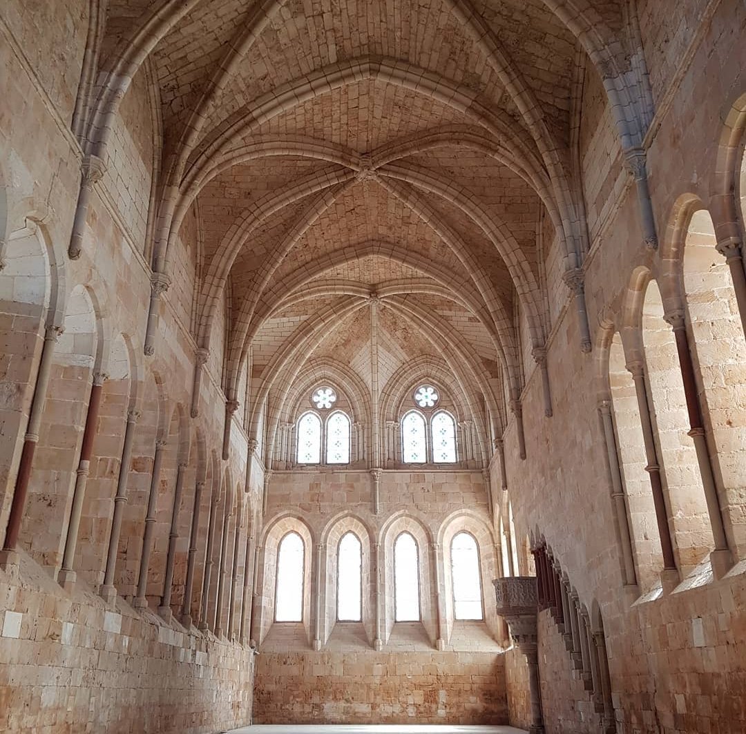 Soriaestademoda's tweet photo. ¡Uno de los #monasterios más espectaculares de la provincia de #Soria! Si todavía no has visitado Santa María de Huerta y esta maravilla cisterciense, este verano es tu momento.
📸 @pacopaquito77 
#soriaestademoda #patrimonio https://t.co/O2Idx70RFE