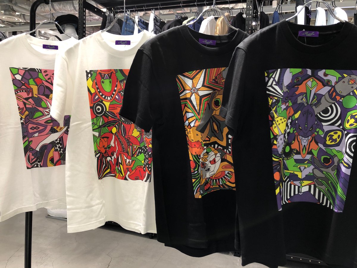 Radio Eva Store Pickup Eva Abstract Art T Shirt B を紹介 ロンドンを拠点に活躍する美術家 播安芸子氏によるエヴァンゲリオンをモチーフに描き起こしたアートtシャツ 零号機 初号機 2号機 8号機のキーカラーをベースに各機体の特徴など様々