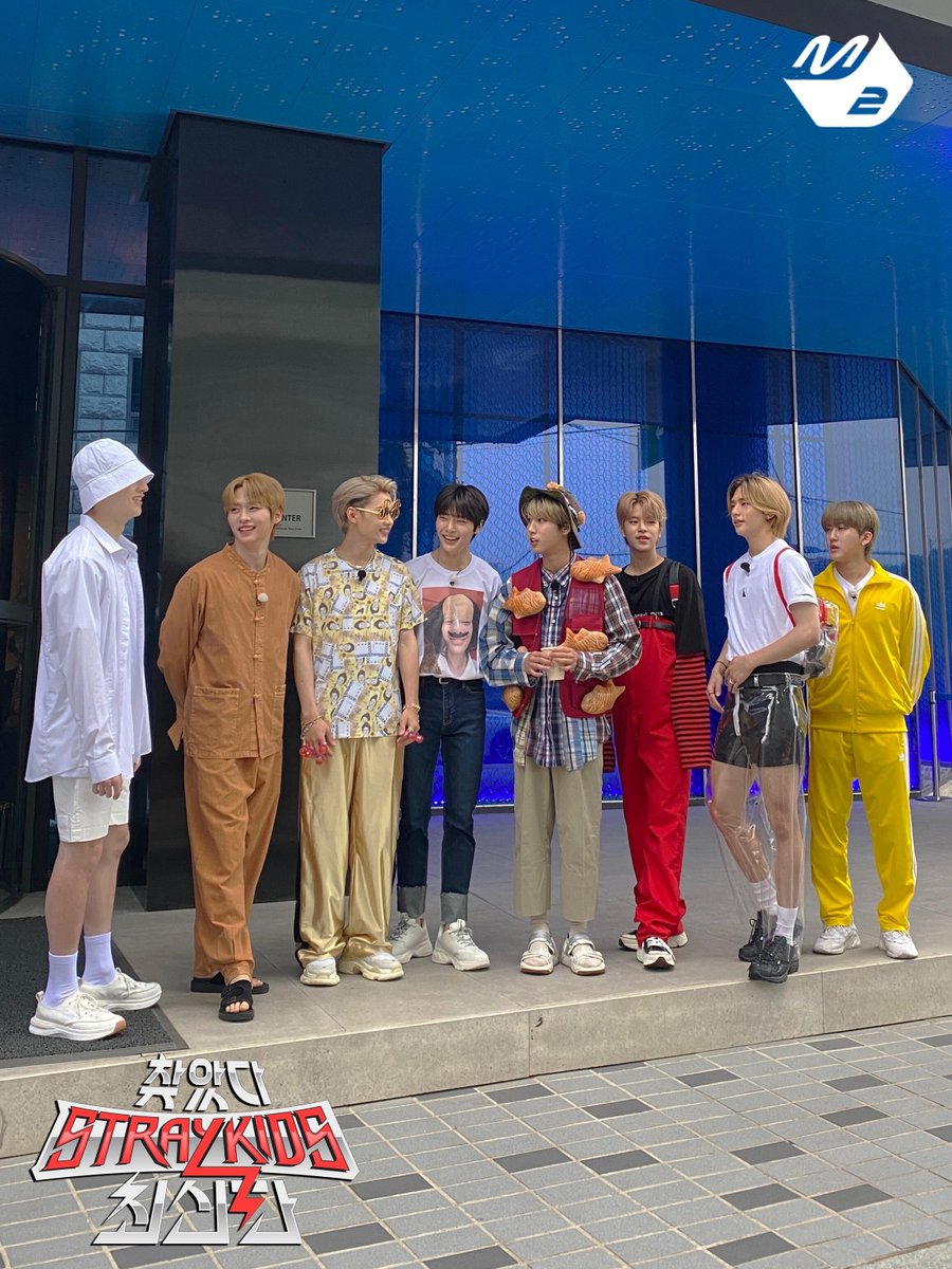 M2MPD's tweet photo. 이 곳은 #찾았스 런웨이🕺📸 神으로 탄생한 스키즈의 새로운 LOOK을 원한다면 #찾았다스트레이키즈최신판 3화로 GO-! #찾았스최신판 #FindingSKZ_Godedition #FindingSKZ2 #StrayKids #스트레이키즈 @Stray_Kids https://t.co/4u8VjxSv5Q