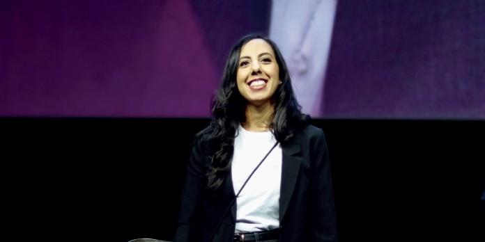 Beaboss_mag's tweet photo. [Portrait numérique] Loubna Ksibi @Loubnaxk, cofondatrice de @meetmymama https://t.co/6Ru8t3xQf6 #foodtech #socialbusiness https://t.co/gWmlJ3kzC4