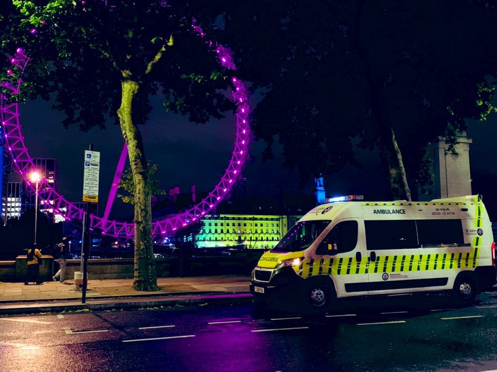 Day or night, our fantastic ambulance crews are out and about supporting your communities. We couldn't be prouder 🚑💚 #StJohnPeople #TuesdayThoughts

📷 <a href="/HandleySaul/">Saul Handley</a>