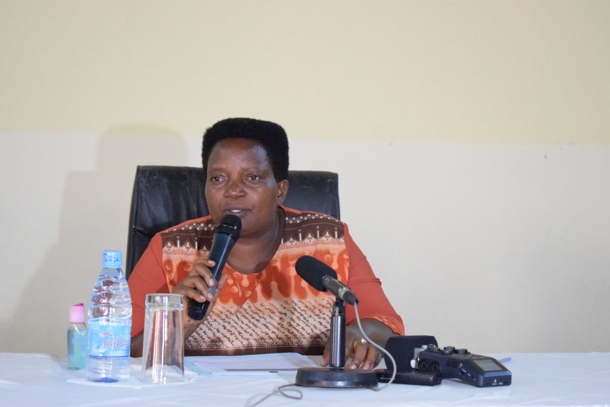 RTNBurundi's tweet photo. #Burundi Le ministère de l'éducation nationale et de la recherche scientifique organise à #Bujumbura, l'atelier de validation du module de formation des"Tantes et Pères Ecole" sur la prévention des violences et des déperditions scolaires. https://t.co/WW3cOwY9yd