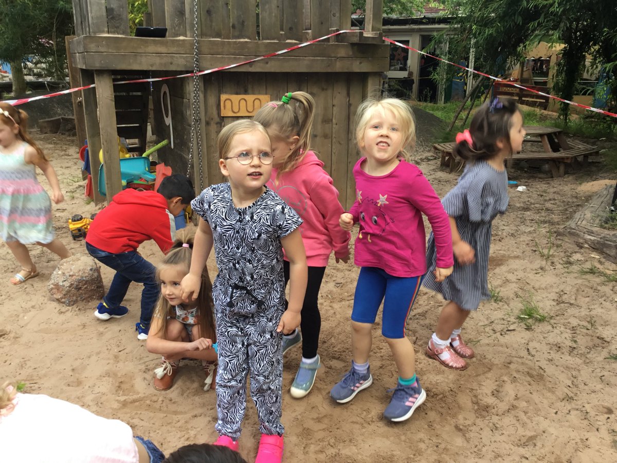 BhaReception's tweet photo. @BHA_TQ Goldfinch bubble are busy at the chocolate factory. First we went to Ghana to pick the cacao beans and dry them out. Then made the chocolate bars ready for wrapping before designing our own wrapper. #findingyourremarkable @AETAcademies #earlyyears https://t.co/R5QSxJNF8U