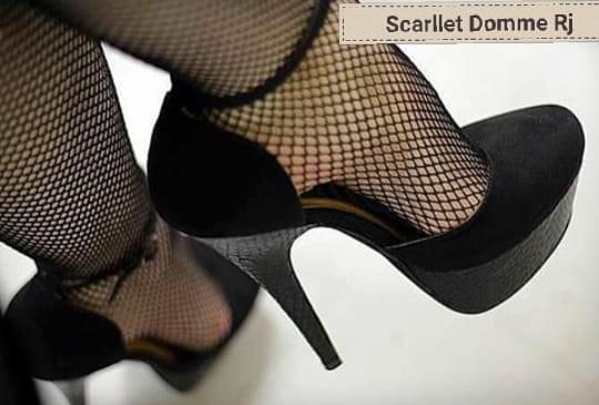 DommeScarllet's tweet photo. 👠🔥🔗🕯😈 #podolatria #podo #podorj #pezinhos #feetdomme #pes https://t.co/R490Kl3dAT