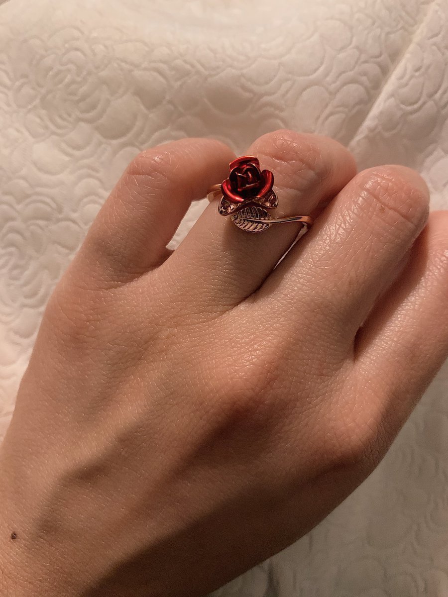 rakilstormi's tweet photo. this rose ring reminds me of Beauty and the Beast🥀 https://t.co/h9G2zjL8Xj