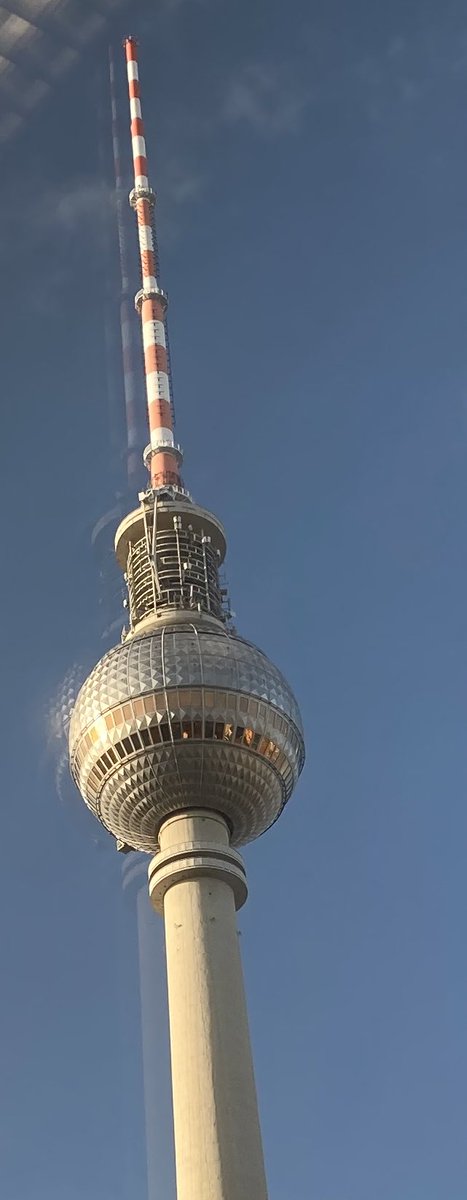HalbSoSchwer's tweet photo. Guten Morgen, aus Berlin in die Welt. @TeleSpargel1969 https://t.co/XAn6q9Txes