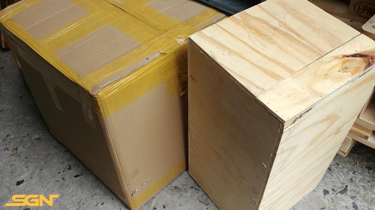 ExpressSgn's tweet photo. #SGNExpress 0896640009 #guihangdimy #guihangdicanada #guihangdiuc #guihangdimalaysia #guihangdinuocngoaigiare #guihangdinuocngoai #guihang #Vietnam #vietnampost #USAPost #Express #dhlexpress #upsexpress #fedex #fedextruck #fedexdriver #viettelpost #followforfollowback #follow4fol https://t.co/A5GhnBt4v3