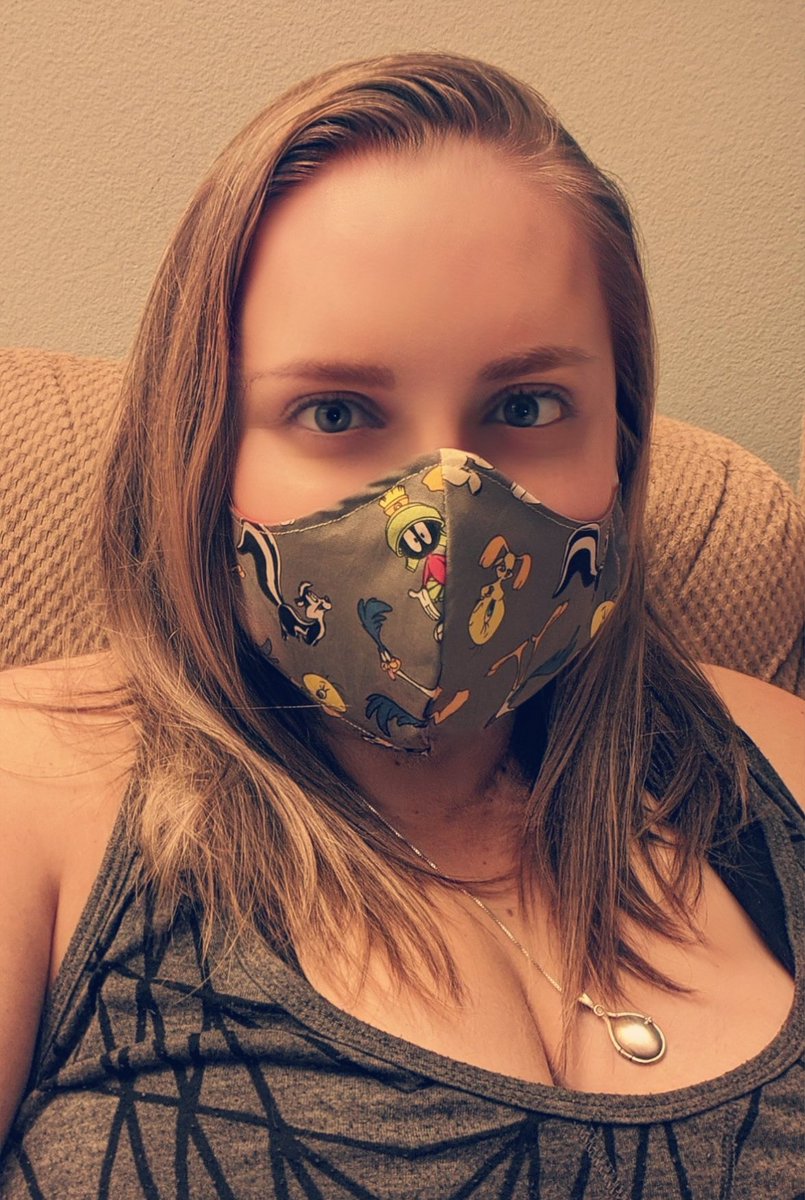 tracynicoletti's tweet photo. Got a new mask and of course it's Looney. #meepmeep #toonedout https://t.co/dSweP2jRDV